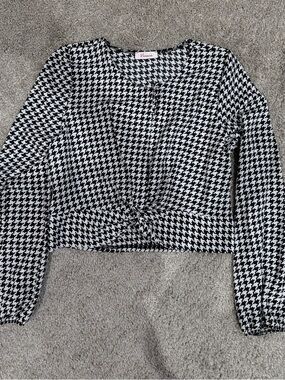 Venus Black and White Houndstooth Twist-Front Crop Top